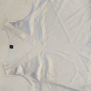 SHEIN White Lace V-Neck Sleeveless Top